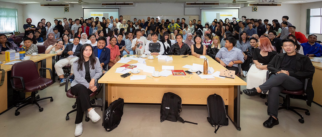 Youth volunteers participating in the regional capacity building workshop of the eMpowering Youths Across ASEAN (EYAA) programme, Cohort 3 at Chulalongkorn University, Bangkok.